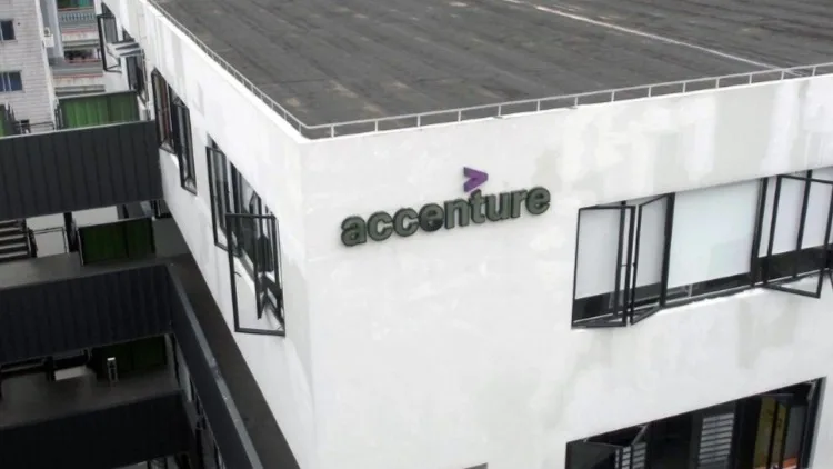 Accenture evalúa vender sus operaciones en China por hasta US$1.500 millones