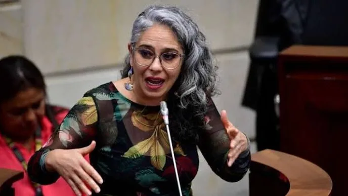 Denuncia contra Gustavo Petro y María José Pizarro por presunto carrusel de contratos.