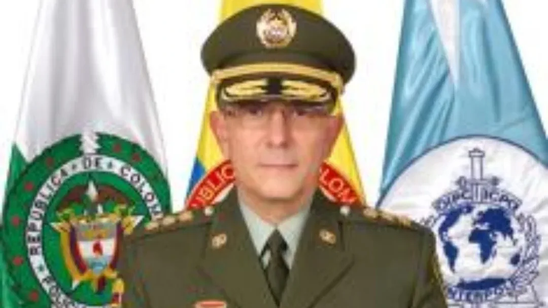 Exdirector de la Policía denunciará a Gustavo Petro por presunta inteligencia ilegal