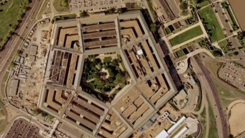 Pentágono destituye a alto estratega militar en medio de tensiones con Irán