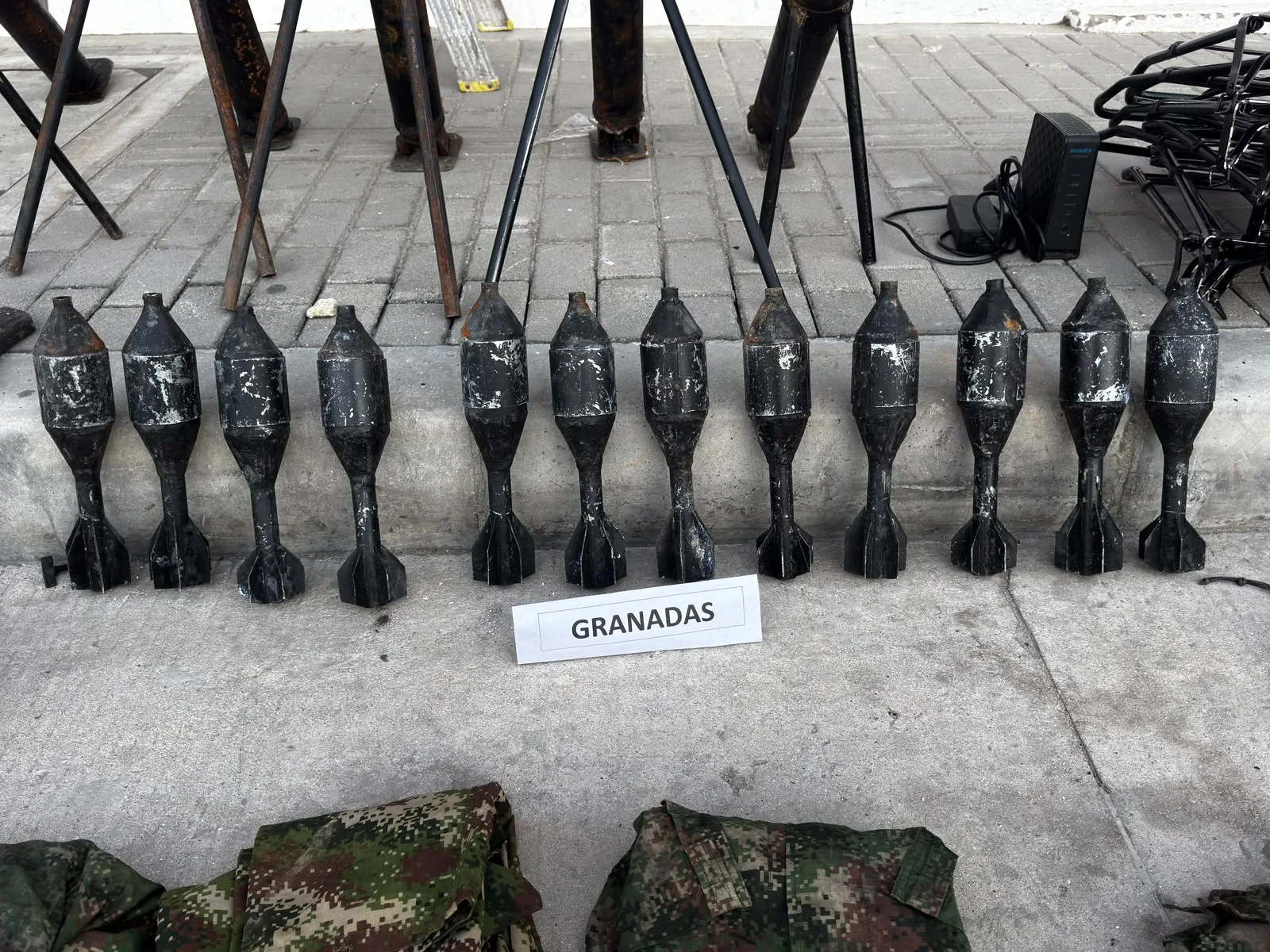 Ejército halló depósito ilegal de armas