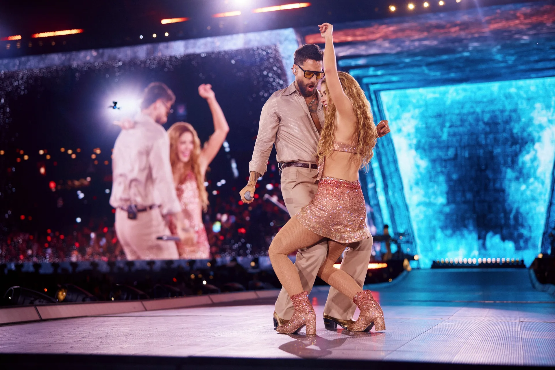 Maluma y Shakira cantan 'Agua'