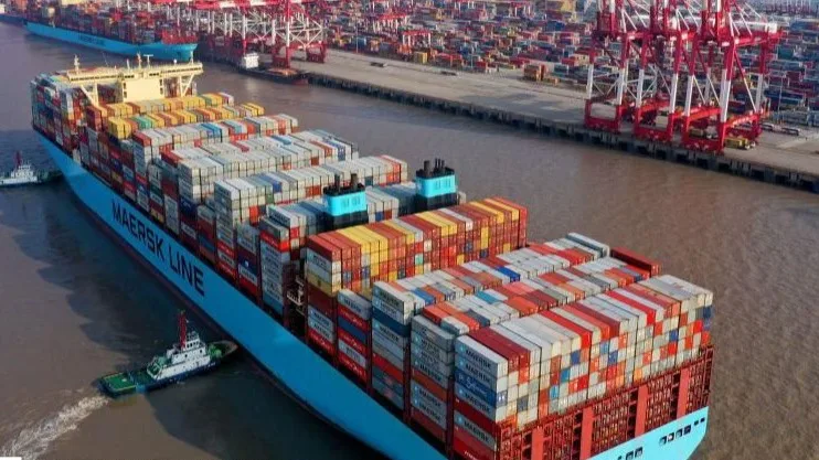 Navieras internacionales refuerzan seguridad en rutas de comercio marítimo