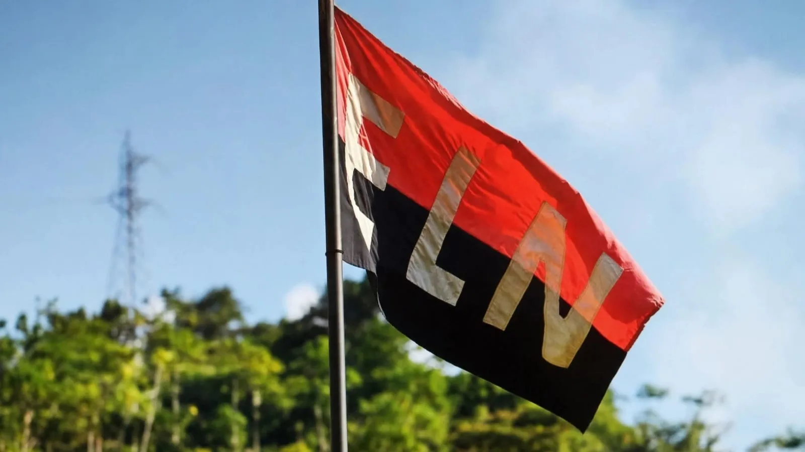 Bombardeo FF.MM. contra ELN en Nariño deja 8 muertos: quinto de De la Espriella, verifican