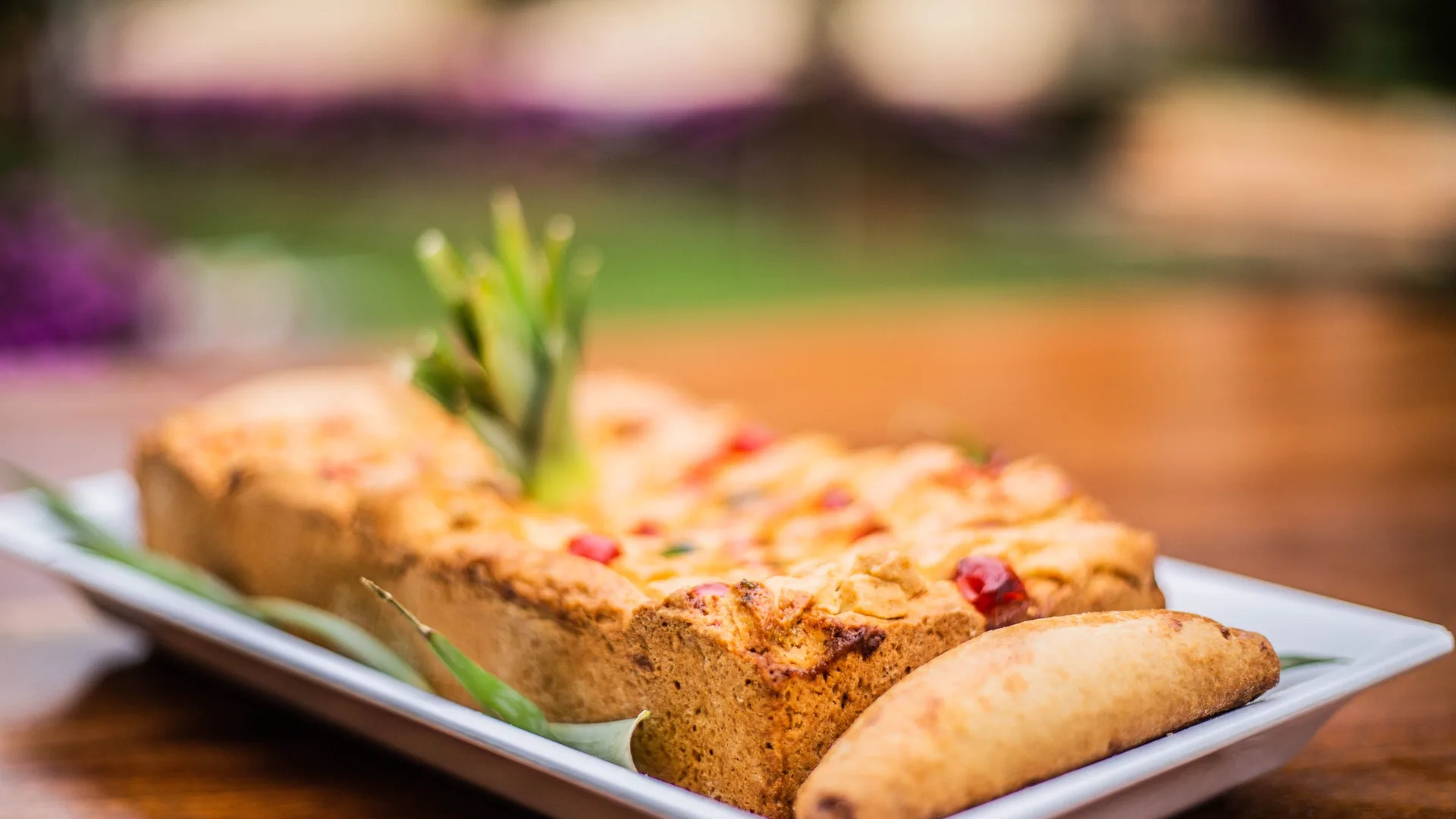 Torta invertida de piña y caramelo: el postre dorado que luce espectacular al desmoldarlo
