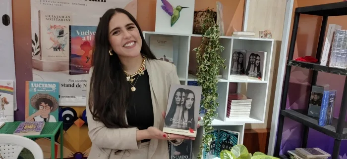 Alejandra María Ortega presenta “Cajones mal cerrados”