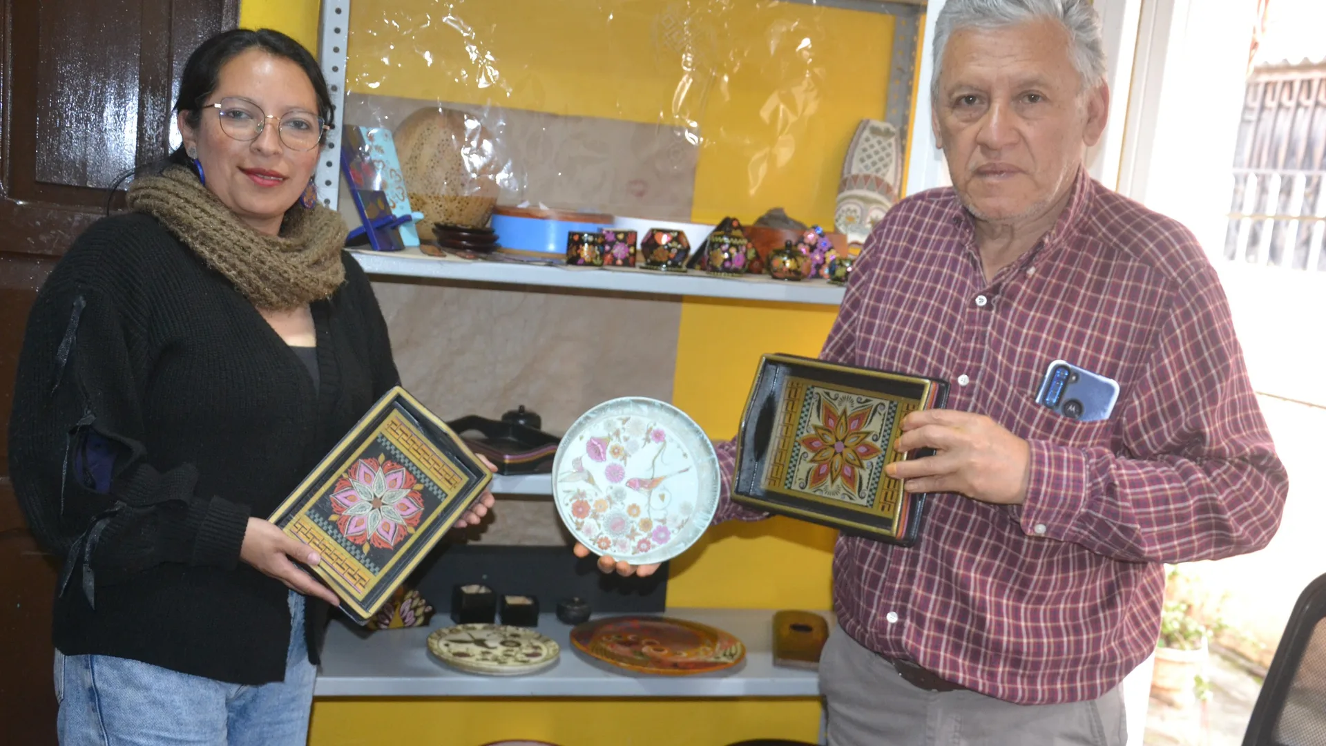 Arte del barniz de Pasto es única técnica en el mundo