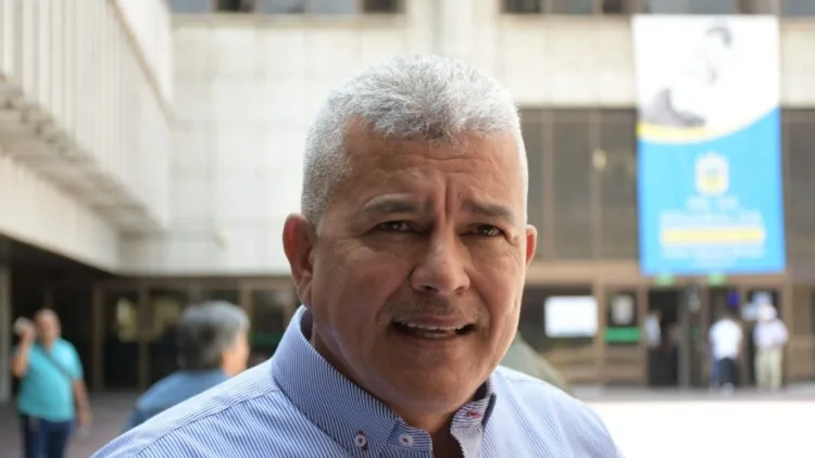 Sancionan e inhabilitan a exalcalde y funcionario por irregularidades en contratación