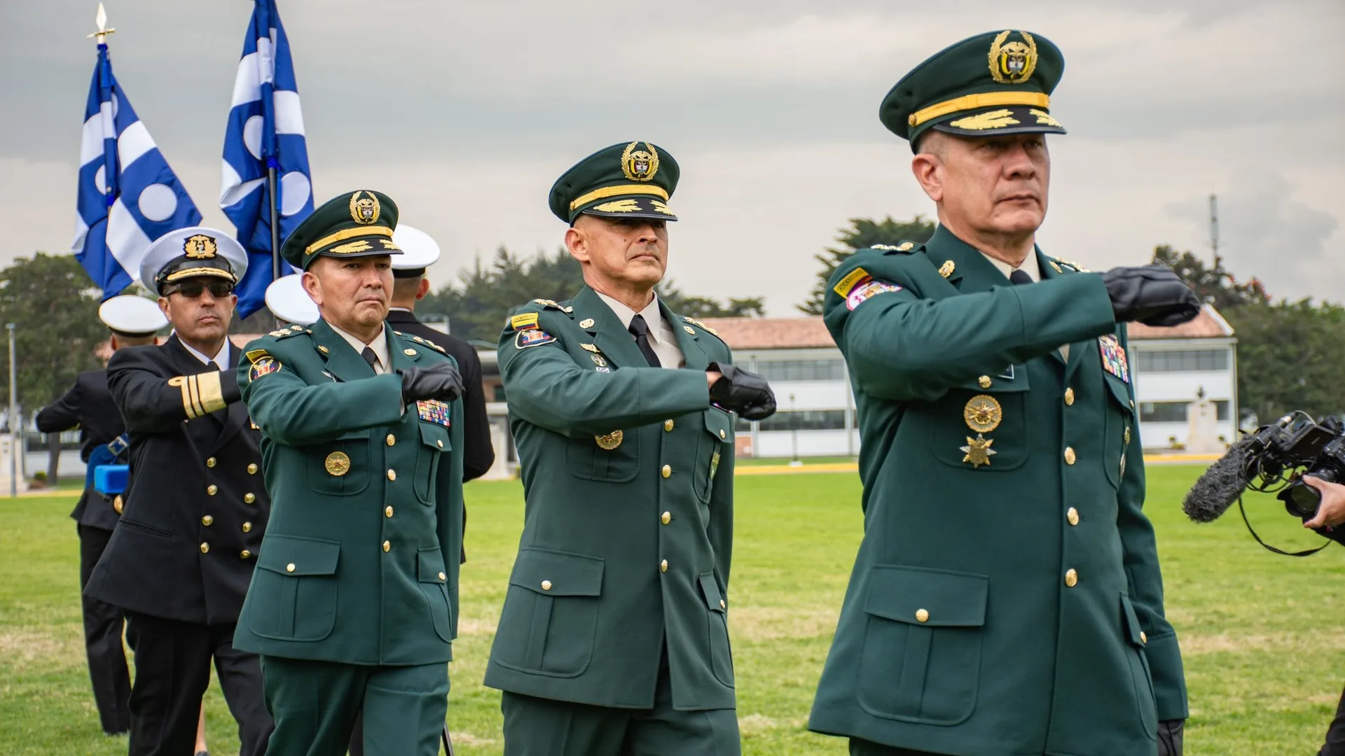 Coroneles regresarían a las filas del Ejército y podrían ascender a generales