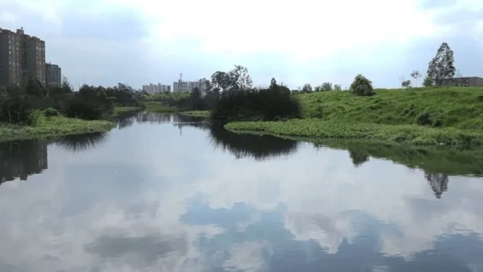 Autoridades ambientales advierten sobre riesgo hídrico y llaman al almacenamiento de agua