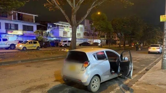 Policía frustró plan para activar vehículo cargado con explosivos en Cali.