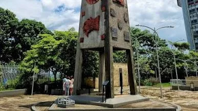 Alto de Menegua (Obelisco de Puerto López): El ombligo de Colombia