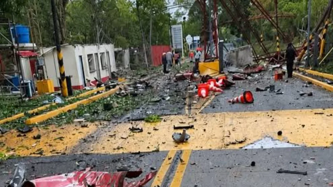 Violento ataque en el Cauca provoca daños en un peaje y deja varios civiles heridos