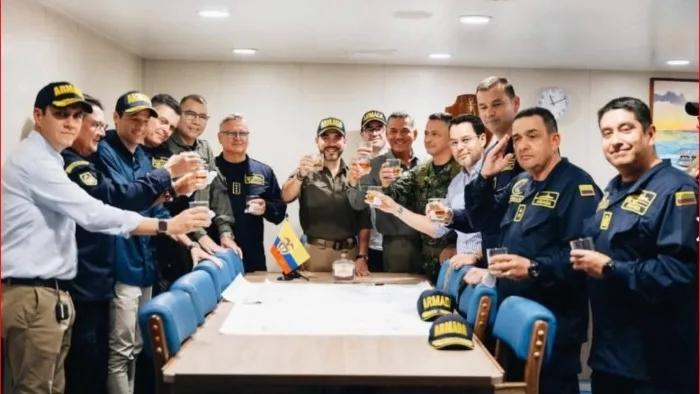 Armada de Colombia defendió 'brindis' en el buque ARC '24 de Julio' con el presidente