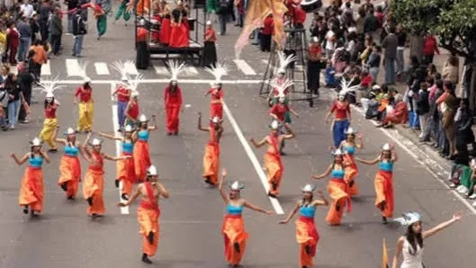 Artistas y estudiantes marchan en Bogotá por presupuesto para la cultura