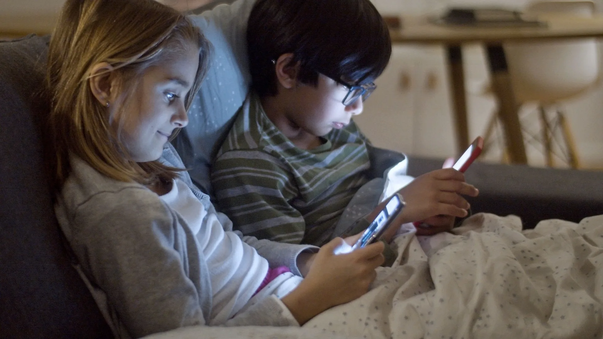 uso compulsivo del celular: efectos en la atención, la salud mental y la memoria