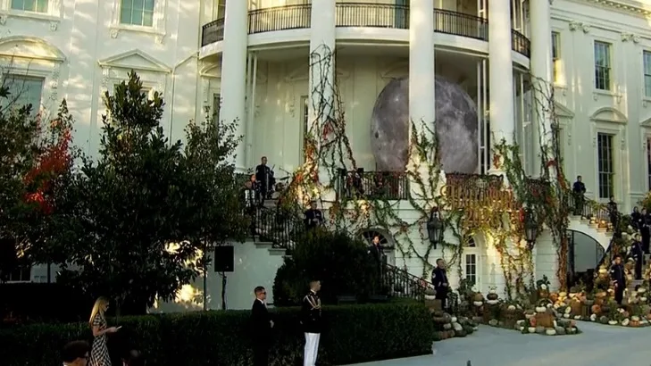Trump y Melania celebran Halloween en la Casa Blanca junto a miles de invitados
