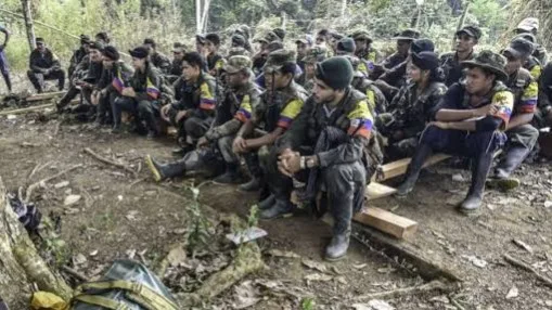 JEP imputa a diez exjefes de las FARC por crímenes de guerra y lesa humanidad