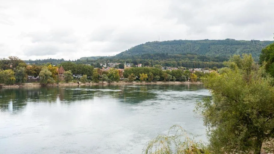 Hallan restos humanos en el río Rin, en Suiza, y las autoridades investigan