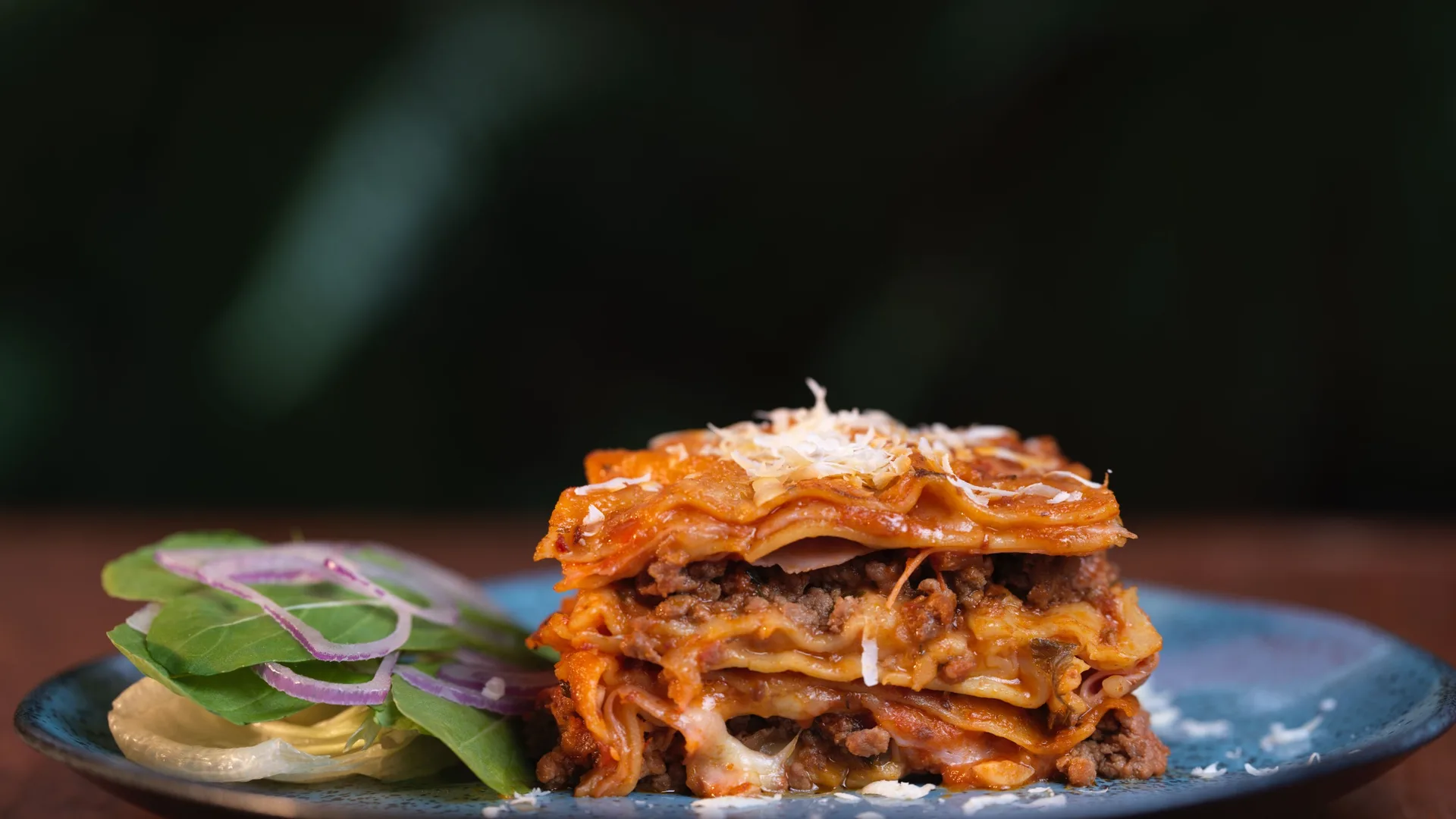 Lasaña de pollo en salsa blanca: la receta cremosa que hará repetir a toda la familia
