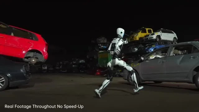China sorprende al mundo con un robot guardaespaldas que domina el kung-fu