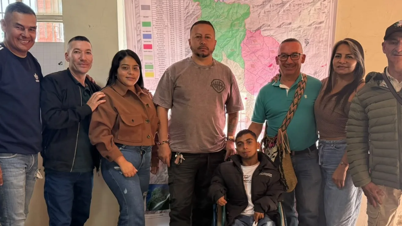 En San Lorenzo; Oscar Torres Moncayo
presenta candidatura a la Alcaldía