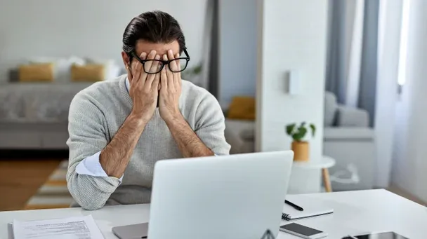 ¿Quejarse demasiado aumenta la frustración? Esto dice la psicología