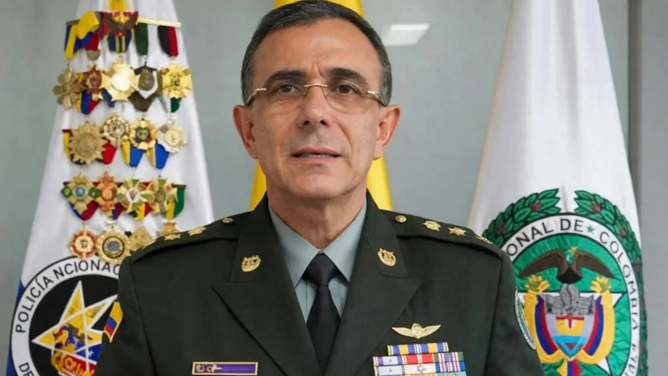 Exdirector de Policía Jorge Luis Vargas denunciará a Petro por espionaje ilegal