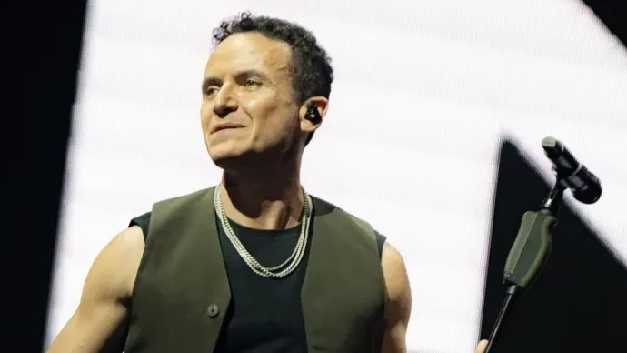 Fonseca cambia el escenario de su concierto en Bogotá: se presentará en el Vive Claro
