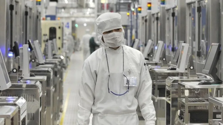 Japón prueba chips híbridos de bajo consumo para impulsar la eficiencia energética