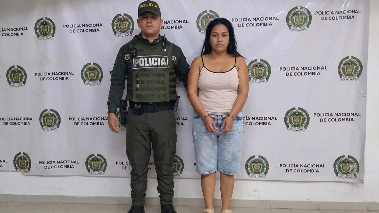 ¡SE FUE CONTRA EL POLICÍA! EN POPAYÁN
