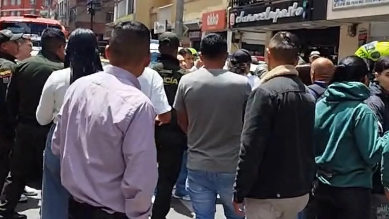 Comerciantes bloquean la calle 16 de Pasto y piden cerrar la feria Nariño Tex