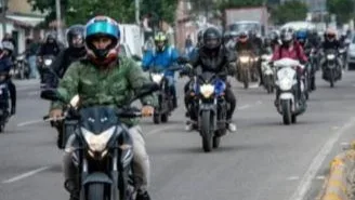 ¡Atención! Desde hoy rige la medida de restricción para motos en Bogotá durante Halloween.