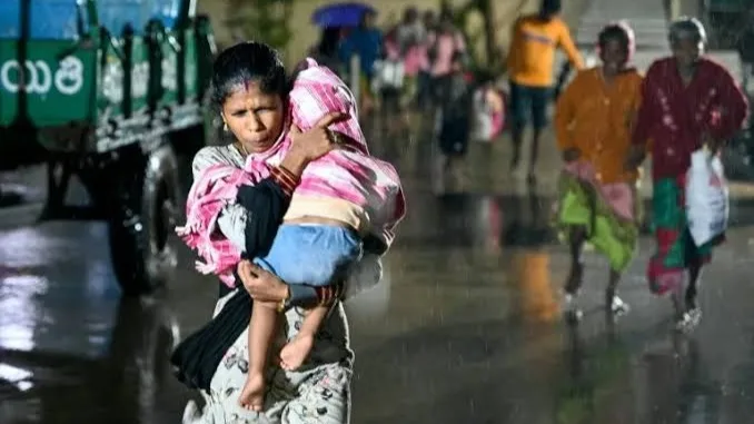 Ciclón Arnab golpea India y obliga a evacuar a miles de personas
