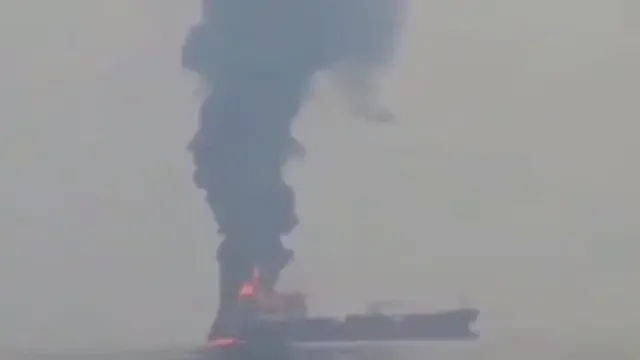 Explosiones en el estrecho de Ormuz: dos superpetroleros quedan inmovilizados tras chocar