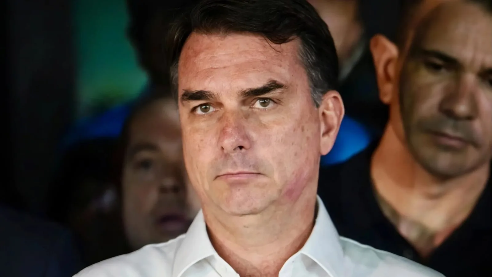 Flavio Bolsonaro se declara presidente electo de Brasil y acusa a Lula de fraude