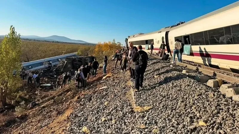 Choque en Toledo entre trenes deja al menos 64 muertos; investigan fallas técnicas