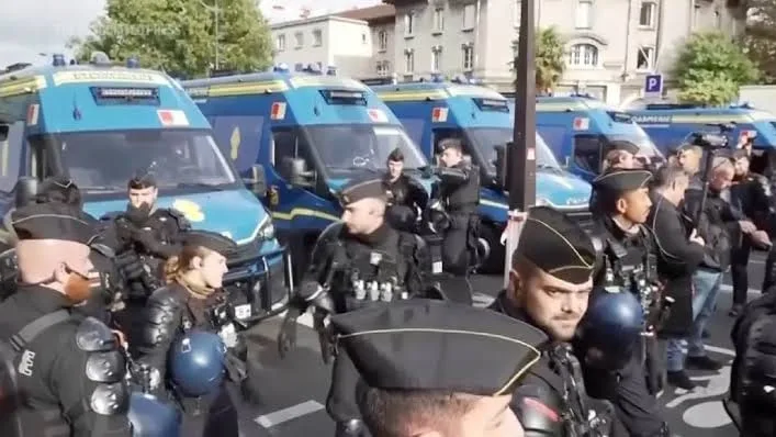 Francia despliega a 70.000 policías tras nuevas protestas masivas en el país