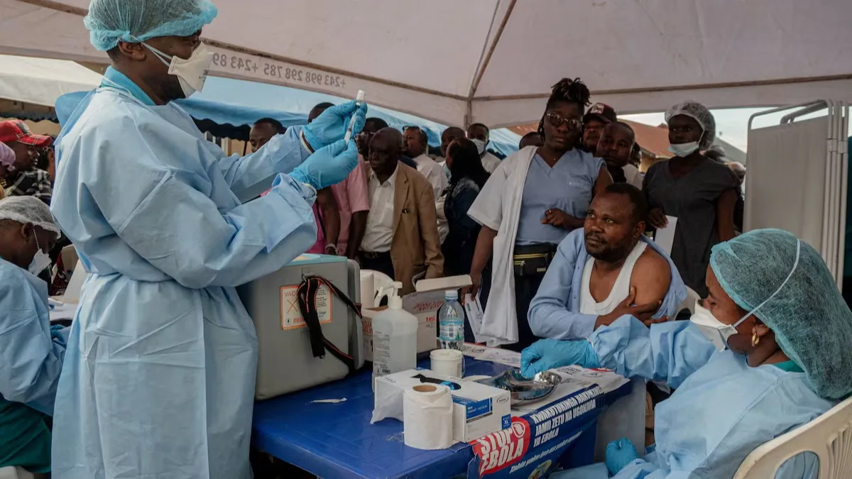 Aumenta la alerta internacional por avance del Ébola en África Central y Este