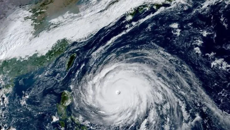 Supertifón Champi amenaza las costas de Japón y fuerza alertas terrestres