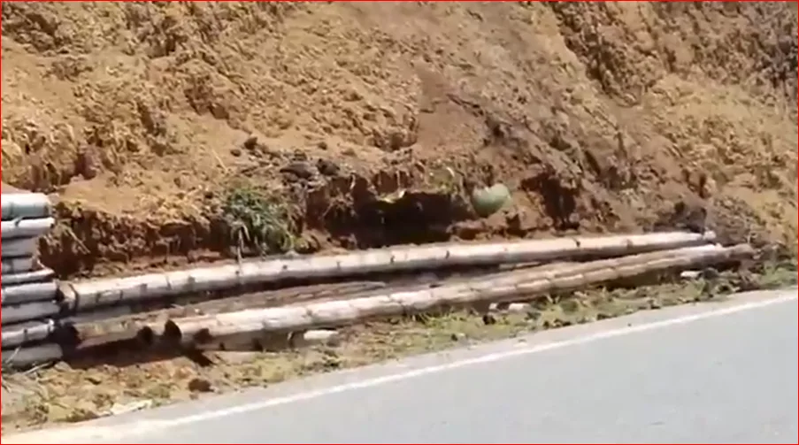 Vía Panamericana cerrada por explosivo