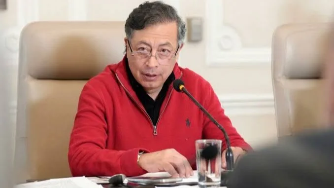 Petro vuelve a quedar en el centro de acusaciones por alias Fito