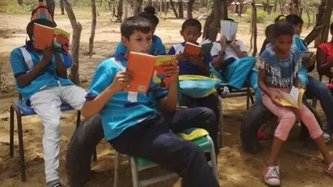 Programas de conectividad benefician a escuelas en comunidades aisladas