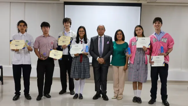 UDES reconoce a ganadores de olimpiadas de matemáticas y ciencias