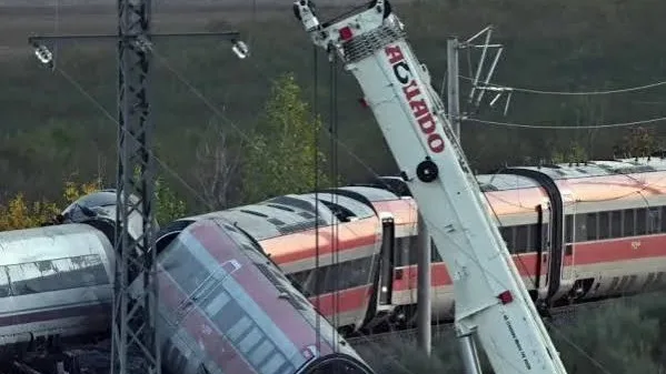 Colombiano sobrevivió al choque de trenes en España y ayudó a evacuar pasajeros