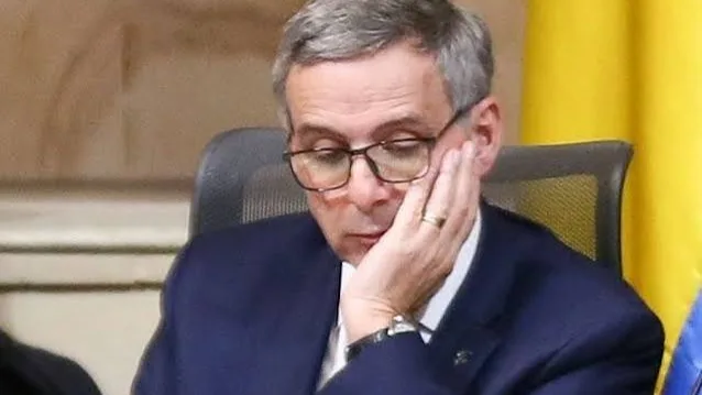 Gobierno presenta reforma para enfrentar la crisis fiscal con nuevos impuestos y recortes