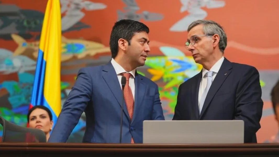Gobierno propone fusionar cuatro ministerios para reducir gastos
