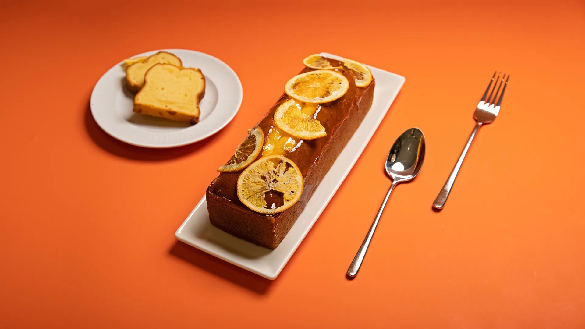 ¡Esta torta de naranja queda húmeda, esponjosa y con un aroma irresistible!