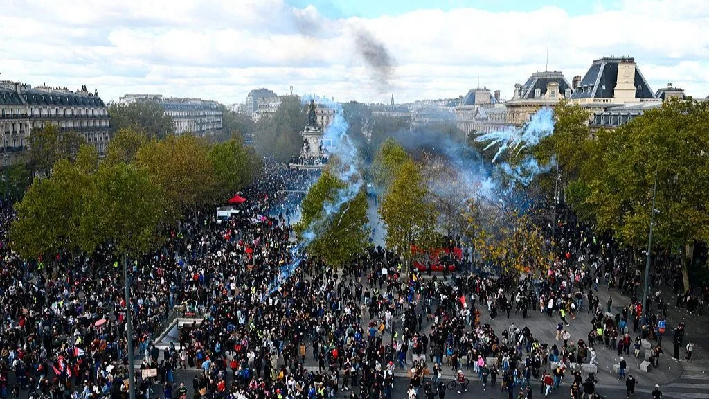 Francia enfrenta nueva jornada de protestas y tensión social