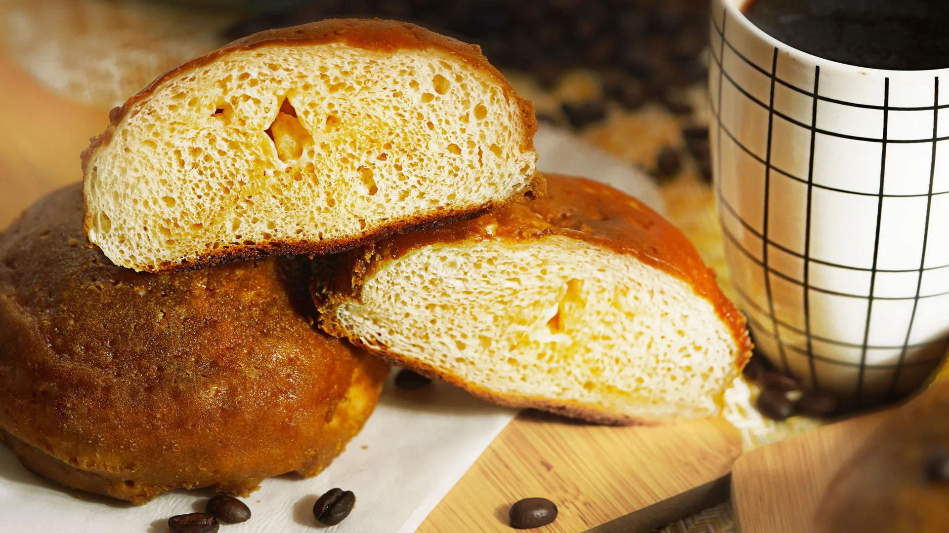 Pan de papa relleno de queso: la receta dorada que queda suave por dentro